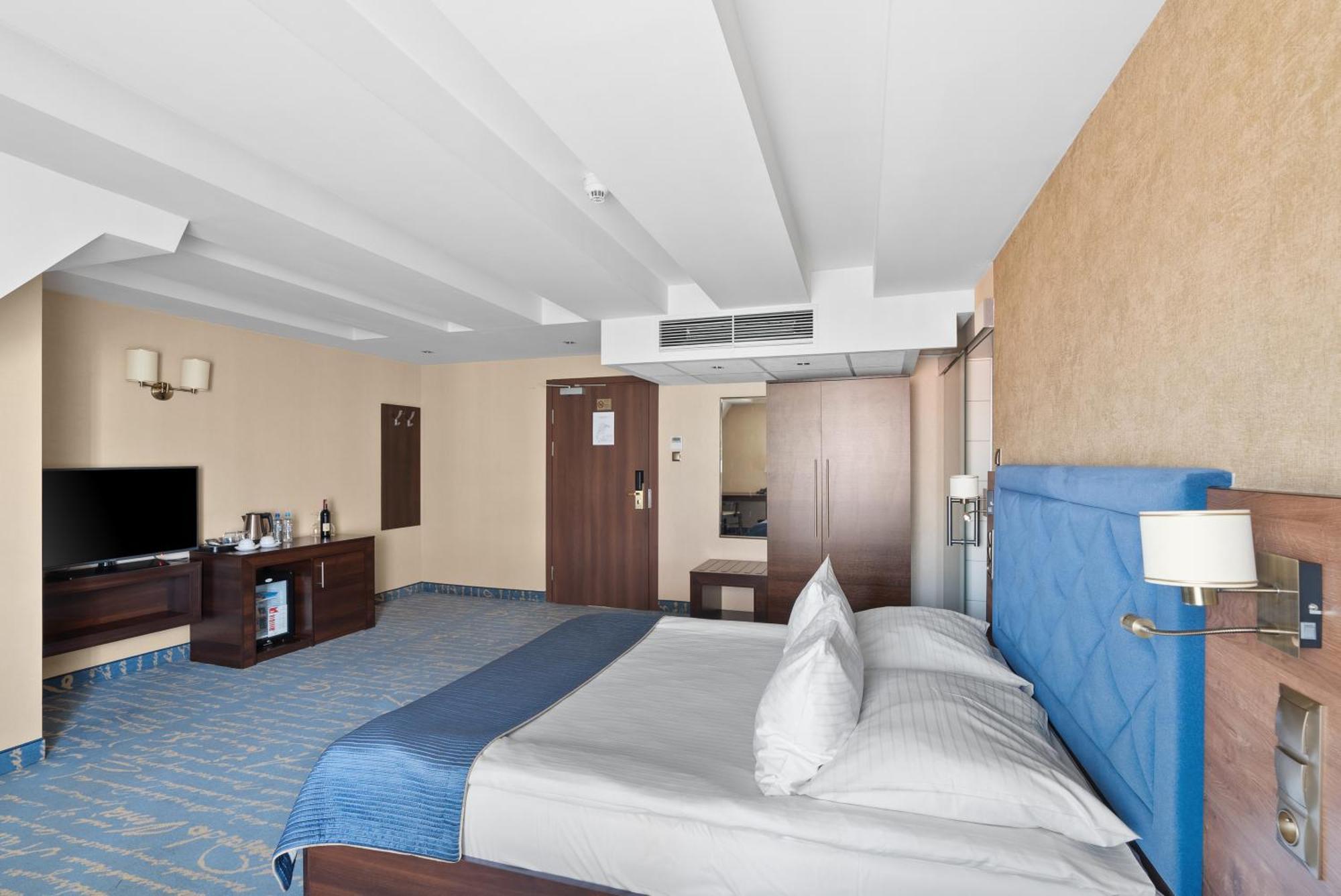 Hotel Diament Plaza Gliwice Ngoại thất bức ảnh