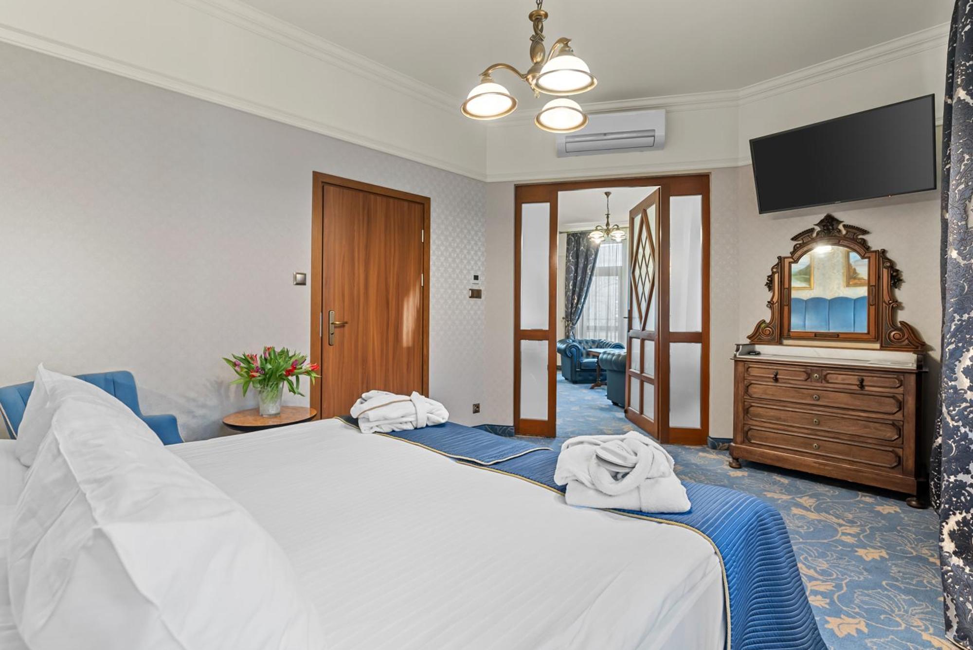 Hotel Diament Plaza Gliwice Ngoại thất bức ảnh